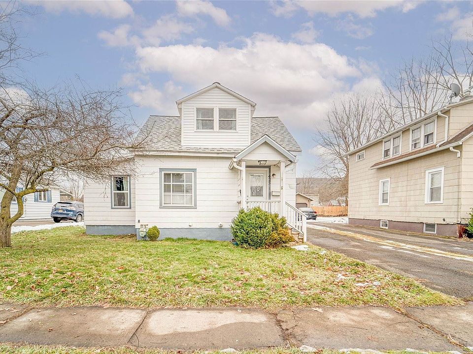 1st image of 425 Clayton Ave