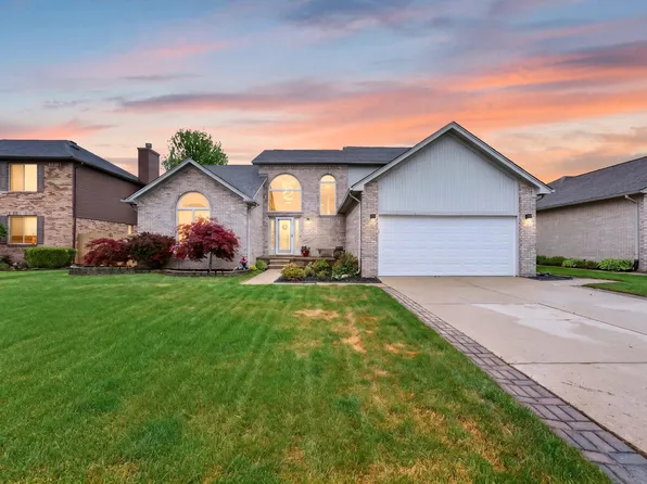 30098 Fairfield Dr, Chesterfield, MI 48051