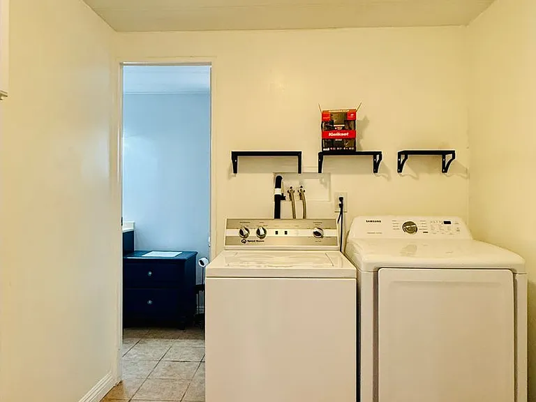 416 Valley St — Photo 11