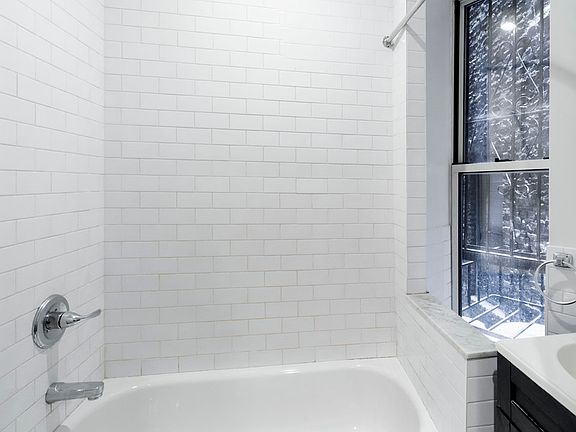 4th image of 59 E 7th St APT 11