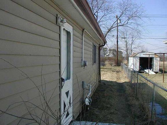 3rd image of 3022 N Adams St