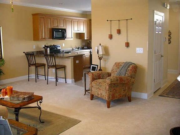 4th image of 15 Abelia Ct