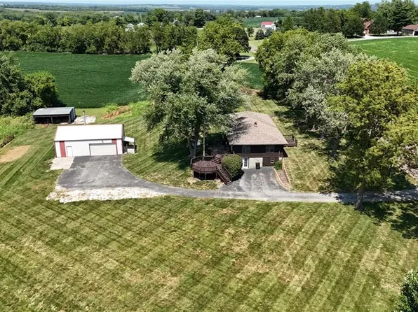 5880 SE 70th Rd, Saint Joseph, MO 64507