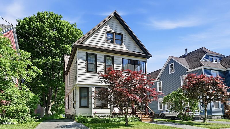 3rd image of 30 Highland Terrace