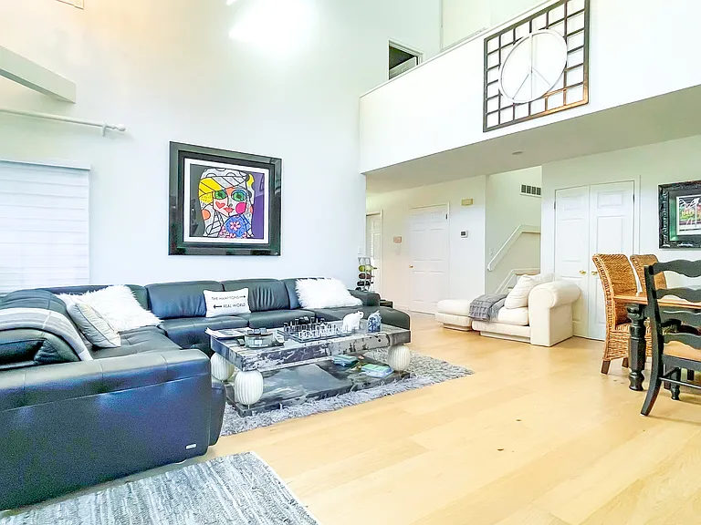 20 Hubbard Ln #106 — Photo 4