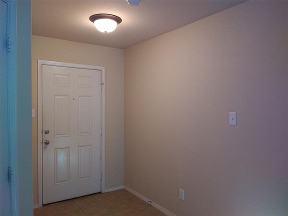 3rd image of 12928 Sewanee Dr
