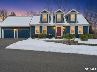 19 Hillview Lane, Woodbury, CT 06798