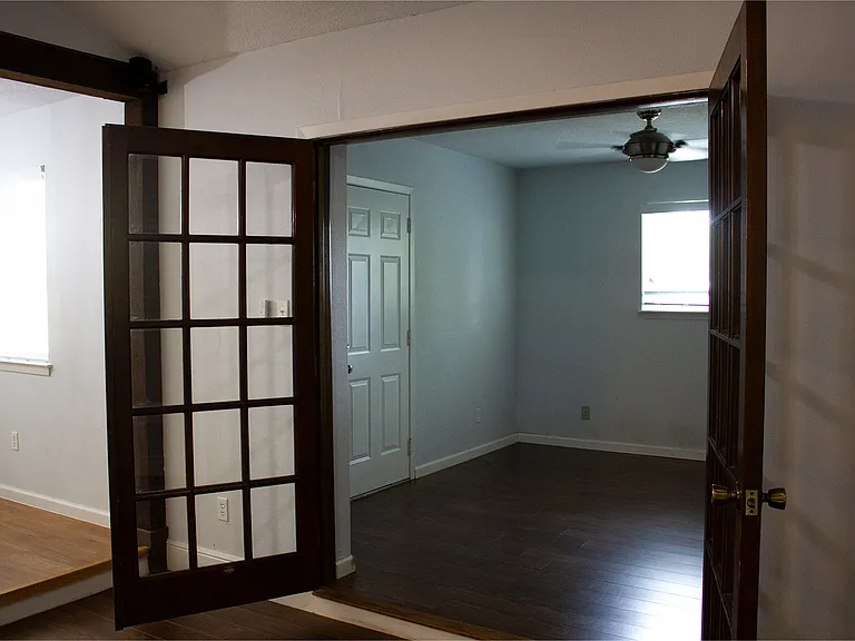 2305 Harvard Dr — Photo 8