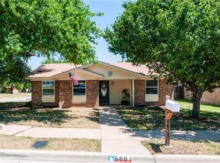 5801 Fender Ct, Watauga, TX 76148