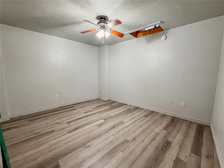 548 Hansen Ave #9 — Photo 13