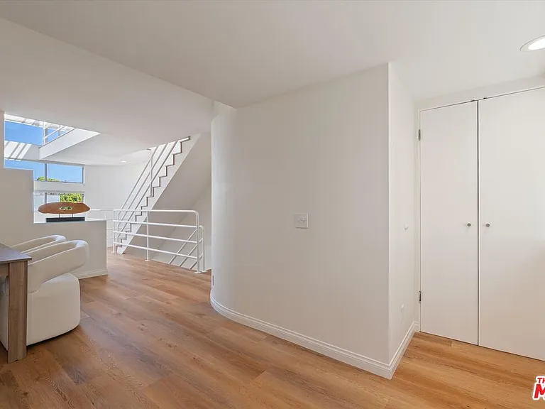 821 Bay St #C1 — Photo 8