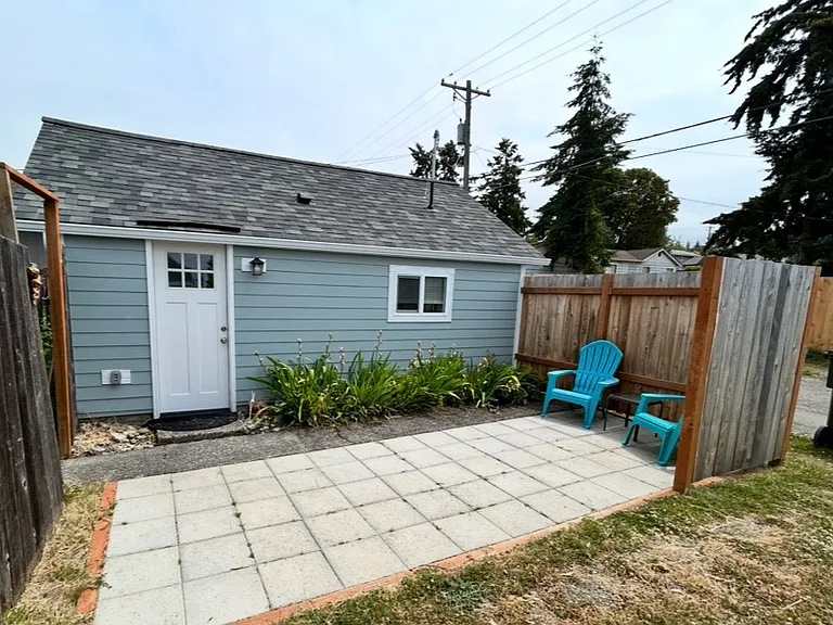 W 5th St — Photo 9