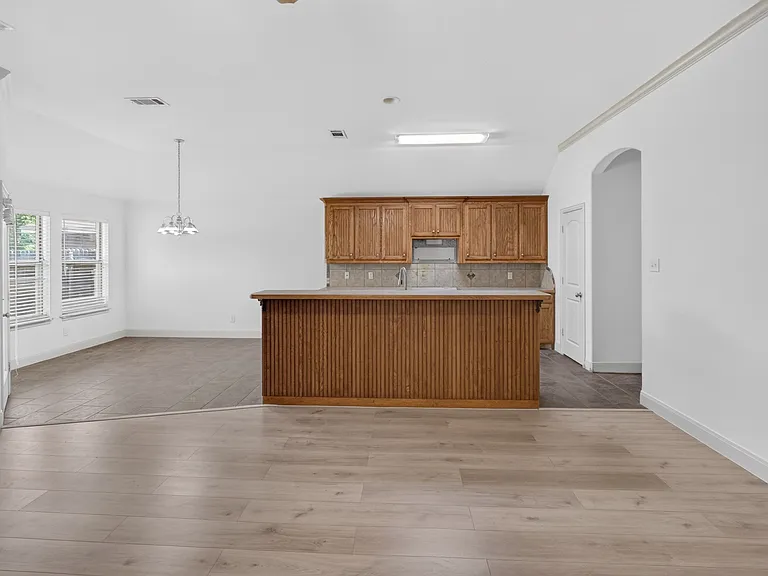 5709 Main St — Photo 5