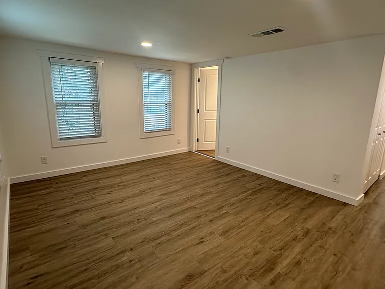 2232 W Rosedale St S #100 — Photo 15