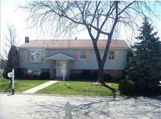 234 Darlan Hill Dr, Pittsburgh, PA 15239