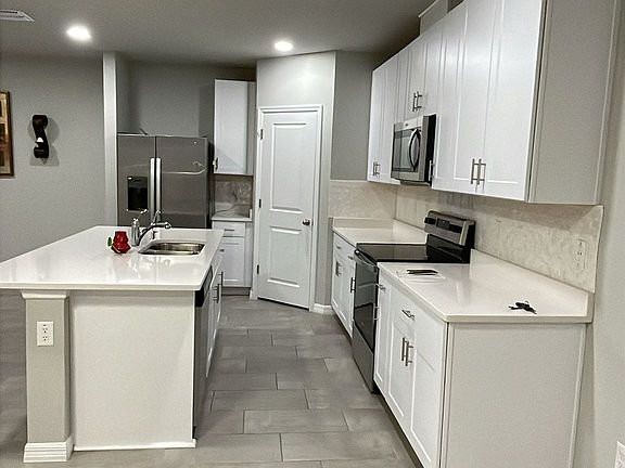 3rd image of 3299 Fresno Pl