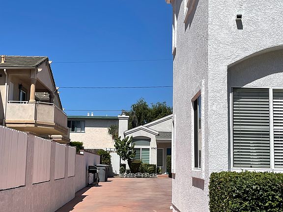 4th image of 2743 Gramercy Ave