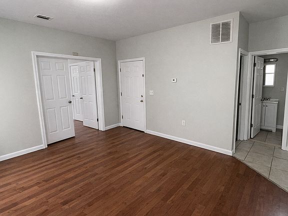 2nd image of 806 S 14th St Floor 3
