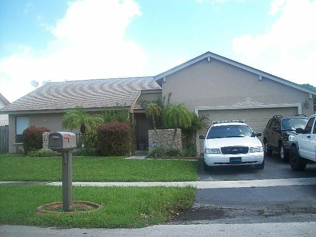 1st image of 4940 NW 84th Ave
