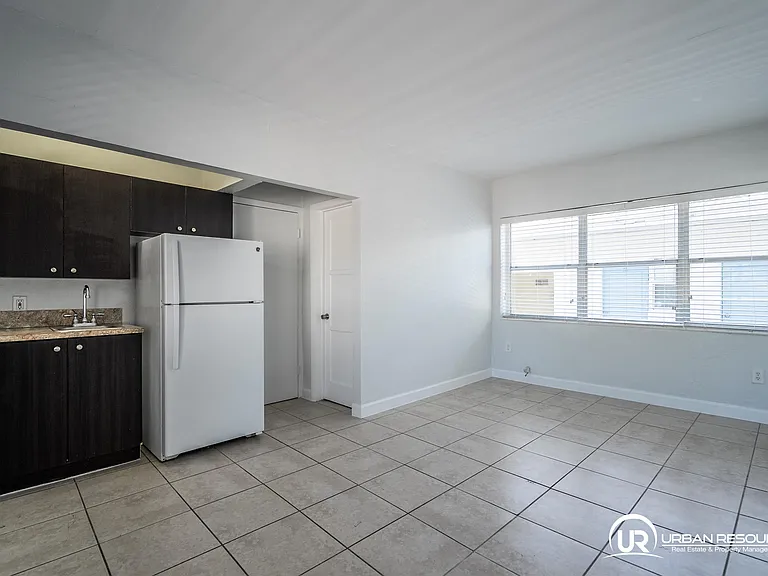 8315 Byron Ave #7A — Photo 9