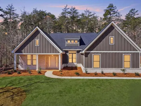 196 Red June Ln, Clarkesville, GA 30523