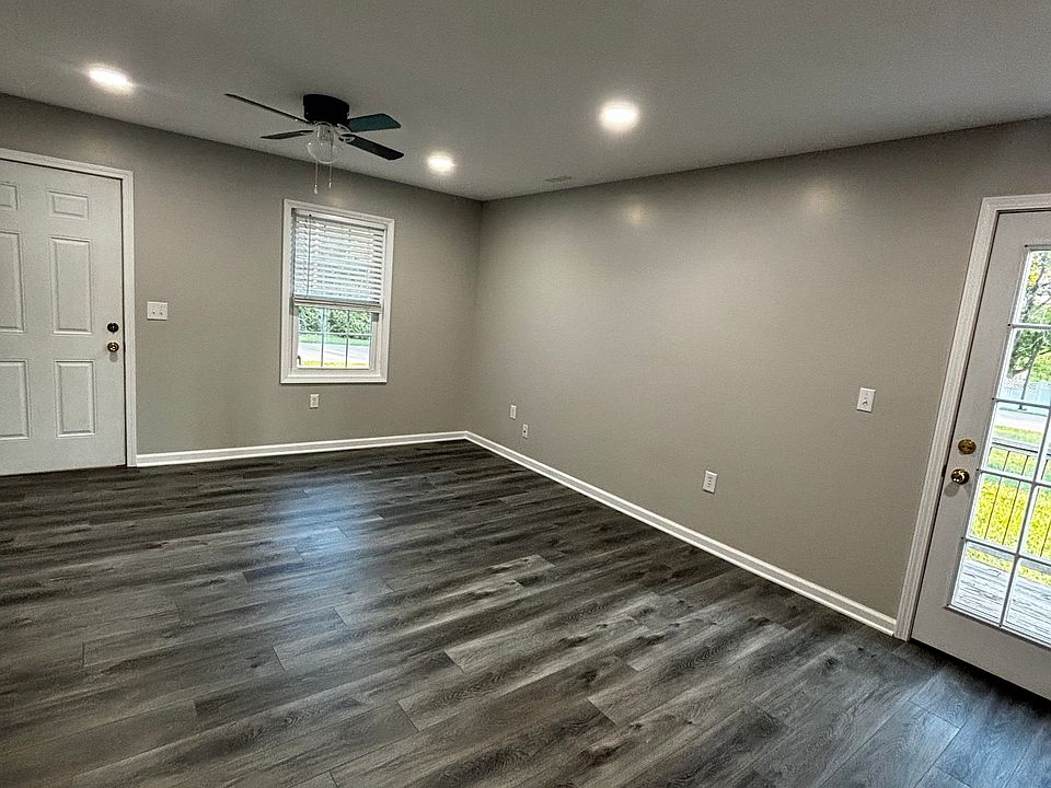 1st image of 609 E McPherson St APT B