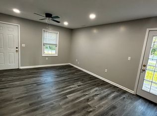609 E McPherson St APT B, Knob Noster, MO 65336