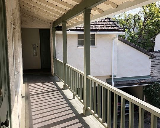 3rd image of 1231 1/2 N Sweetzer Ave #1