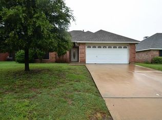 2604 John Dr, Denton, TX 76207