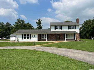 105 Oaklawn Cir, Energy, IL 62933