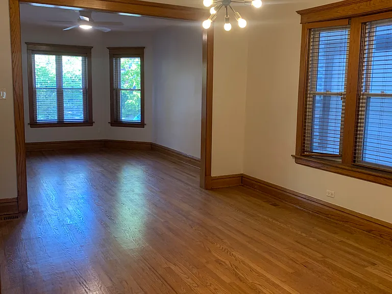 5211 W Byron St #1 — Photo 7