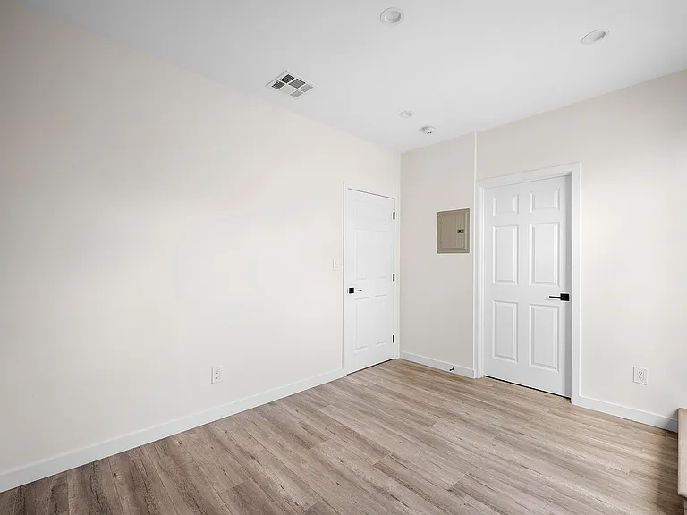 10321 Sherman Grove Ave — Photo 11
