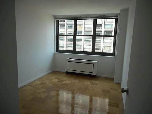 Rented by Carlyle Property Management | media 13