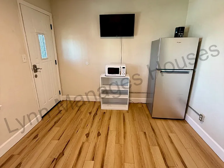 600 Central Ave #11 — Photo 3