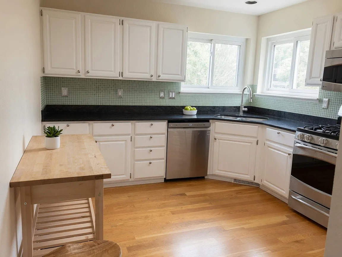 4 bed, 3.5 bath, 2092 sqft, $4,500 — Photo 2
