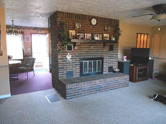 Formal LR, fireplace