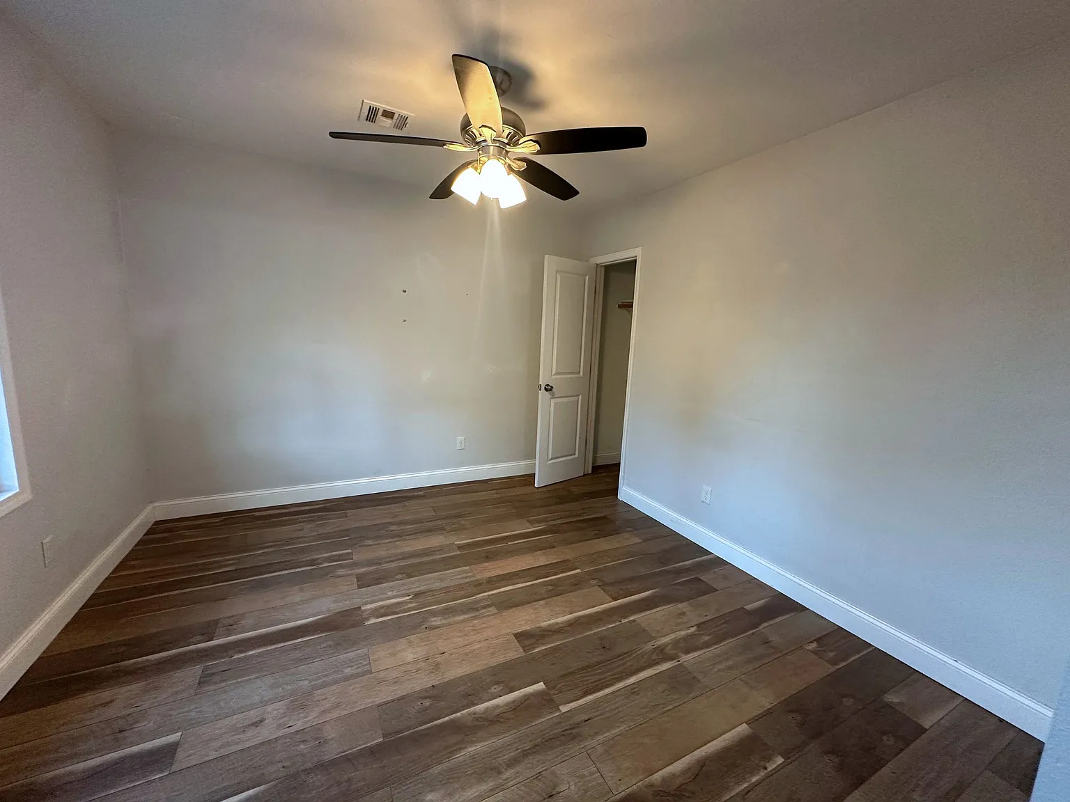3 bed, 1220 sqft, $1,150 — Photo 2