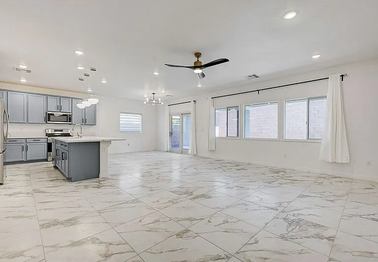 11169 Robin Park Ave — Photo 2
