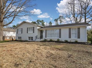 2328 Mountain Oaks Ln, Birmingham, AL 35226