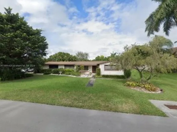 7845 SW 161st St, Palmetto Bay, FL 33157