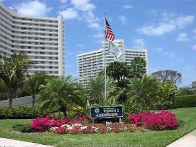Main entrance South Seas Tower