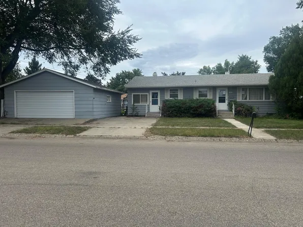 504 12th St W, Mobridge, SD 57601