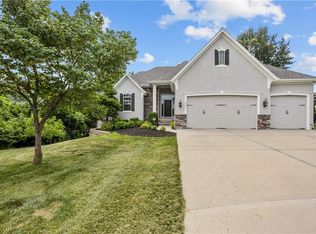 4405 NE Gateway Dr, Lees Summit, MO 64064