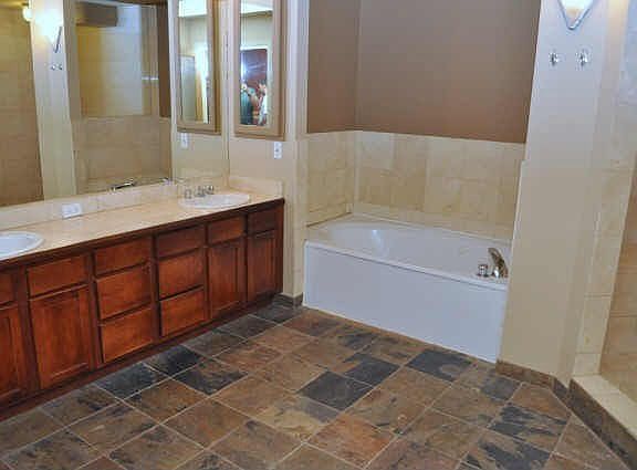 4th image of 1025 S Shepherd Dr Unit 203