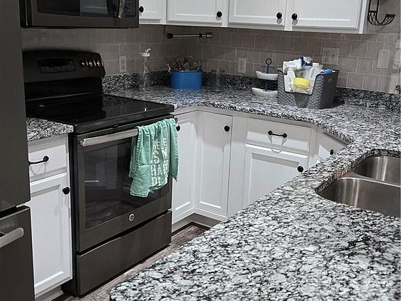 4th image of 4800 Eagleview Dr Unit 211