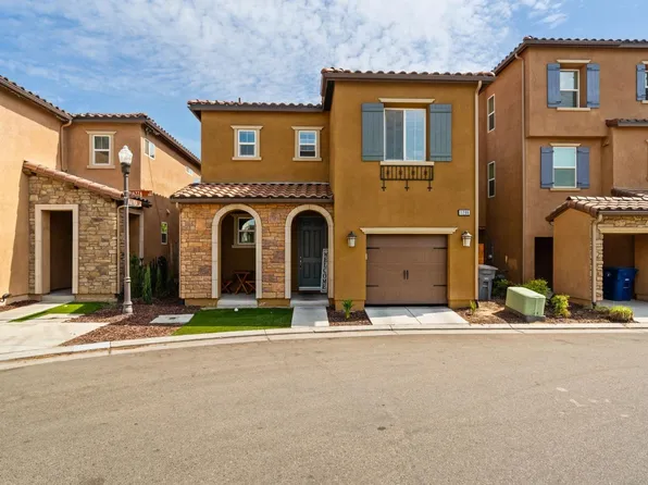 1286 Piazza Ln, Clovis, CA 93612