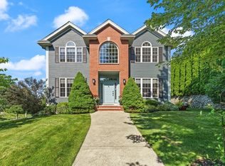 4 Cheever Ave, Saugus, MA 01906