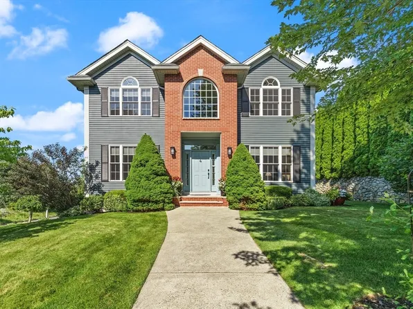 4 Cheever Ave, Saugus, MA 01906
