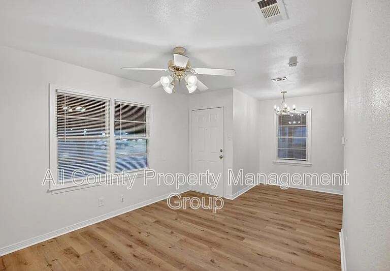 4709 Mayfair St — Photo 4