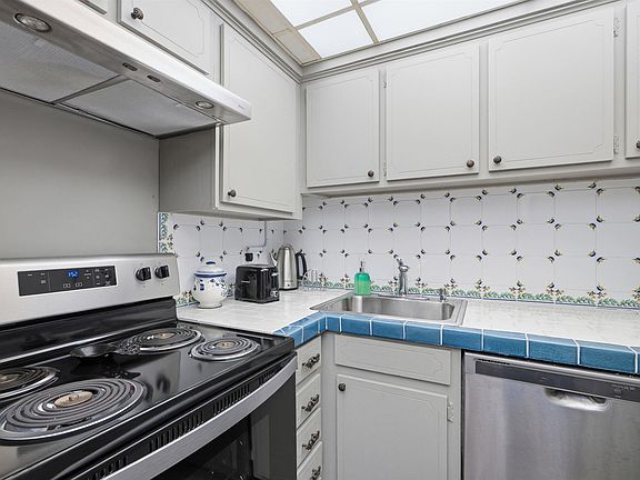 4th image of 740 804 Weston Rd #B